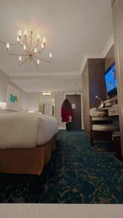 First post here [op]😅 How do we feel about curvy Canadian pizza dares 🙈 🇨🇦 😋