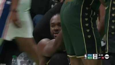 [Highlight] Noah Vonleh sits on the floor with the loose ball as PJ Tucker unleashes his fury swipes on him before a timeout is called