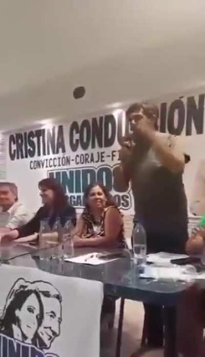 Rosas fue un cagón y se tomo el palo, San Martín también y Perón también, la única que se quedo es Cristina