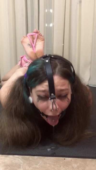 Make me wet. Bondage me with nose hook