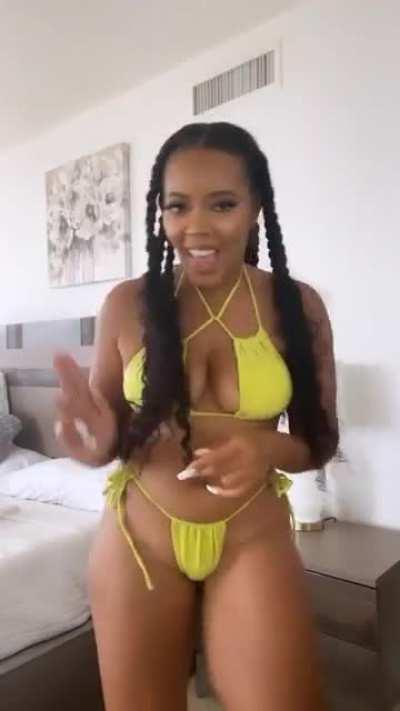Angela Simmons