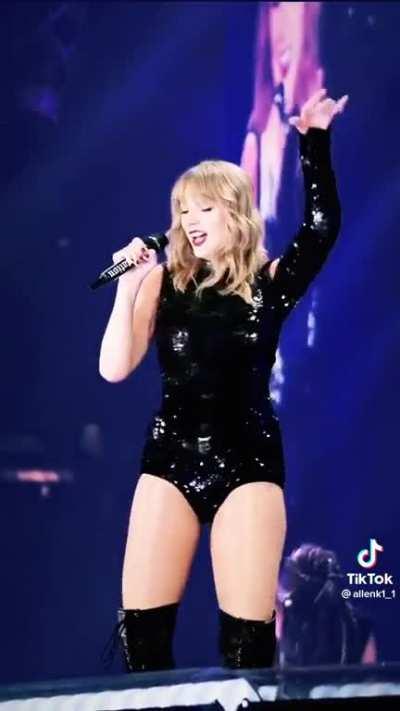 Happy valentine’s day to my Gorgeous Goddess and loml. I want to fuck you extra hard today and make your pussy squirt and overflow with my cum.