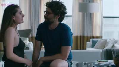 Rachel Sennott | Subtle sideboob, moaning and lesbian kissing plots in Shiva Baby (2020)