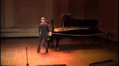 The piano pedal was defective and while they changed the piano the Brazilian pianist Eliane Rodrigues entertained the audience like a boss