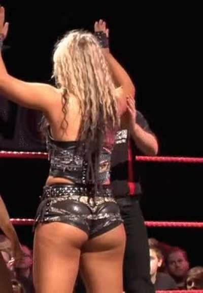 Can we all agree she has one of the best asses in wrestling?