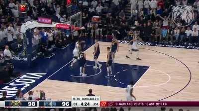 [Highlight] The Twin Towers connect as Karl Anthony Towns lobs it to Rudy Gobert