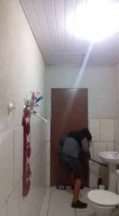 WCGW catching a mouse with a cat