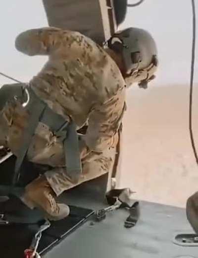 Throwing a ladder out of the helicopter without connecting the retaining straps