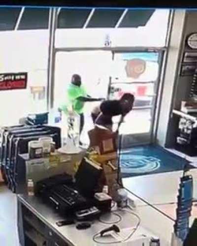 Man with his pants pulled down gets knocked out by another customer in Kansas City