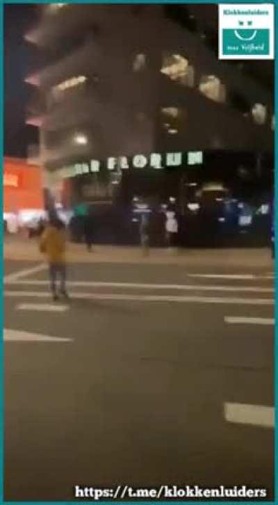 Unarmed Dutch citizen shot in Rotterdam, Netherlands during covid lockdown protest.