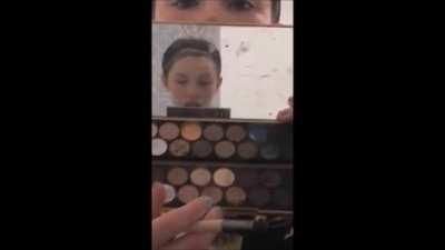 girl farts while doing her makeup and blames her sister