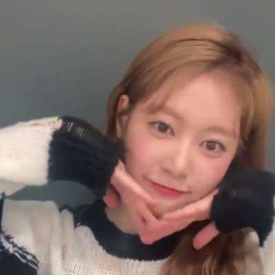 [211206] Bora, wink please!