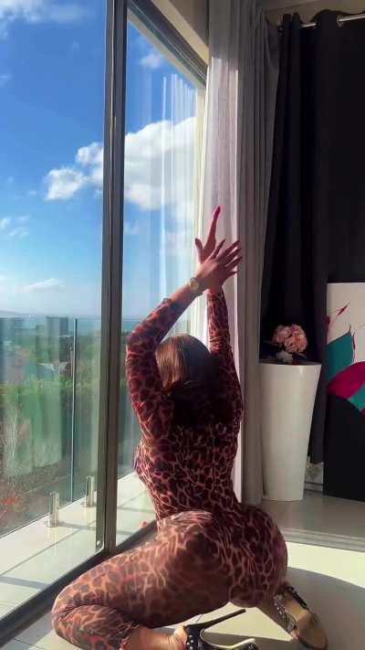 Cheetah with them basketballs 🐆