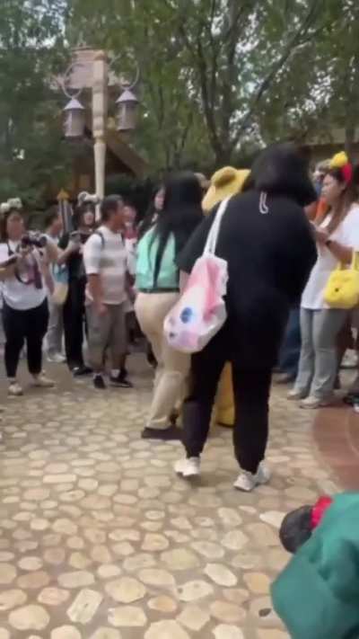 你好大的胆子，竟敢打他