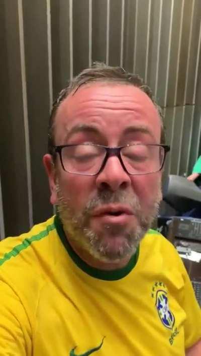 A PMDF foi conivente, os policiais mais bem pagos e preparados do Brasil não fizeram nada na invasão aos prédios dos três poderes. O próprio gado afirmou isso. Alô Ibaneis! - Sobre o vídeo: Não vocês não estão certos, só estão do lado da burguesia.