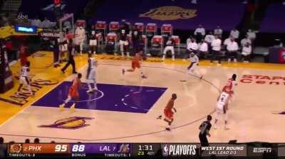 [Highlight] LeBron gives up after Schroder misses the layup