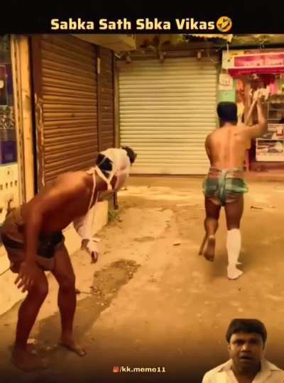 Rare footage of Ppl on the left and right helping each other