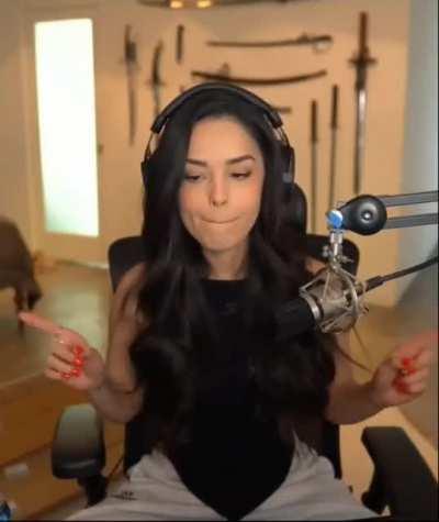 Rae talks about her valentines day photoshoot with bella