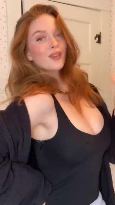 Jesus She's Stunning🤯🤯