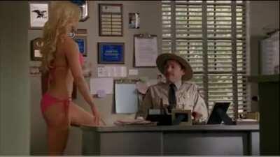 Jessica Simpson was a smoke show in 