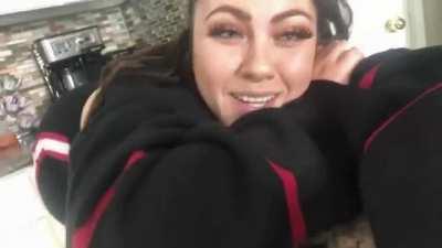 Return of the fartQueen!👸