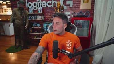 momo si fuese respetuoso