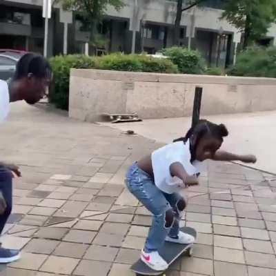 Skateboarder helps his daughter build up confidence to conquer drop