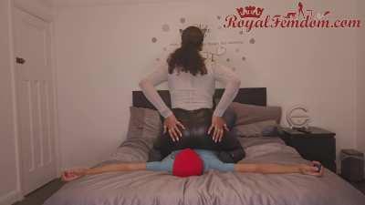 Like to have me as facesitting robot ? Warning : I Might take charge oc