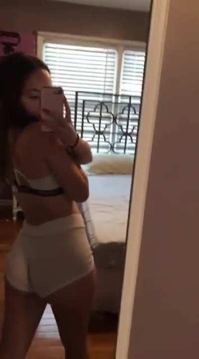 they both bad but i'm picking taylor twerk game vicious can she do it on a dick? O and that kitty phat