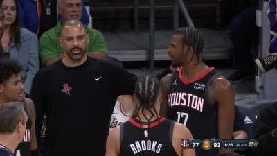 [Highlight] Cam Reddish walks into Tari Eason prior to Tari shooting free throws and gets T'd up. Prince also shoves Tari. Ime Udoka gets ejected. Lebron gets a technical.