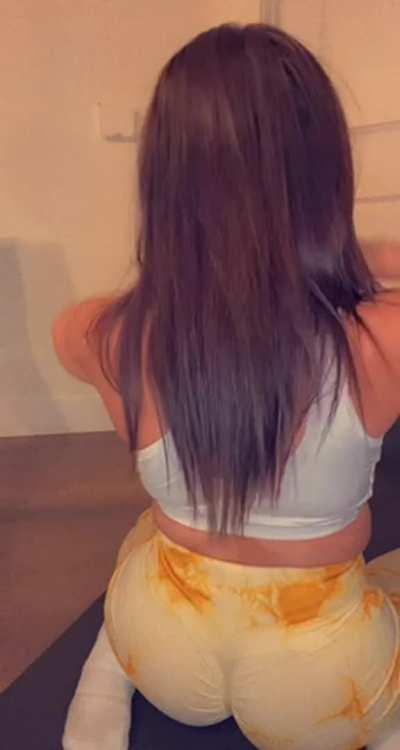 Yoga stretches always makes me feel better 😁