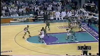 [Highlight] Alonzo Mourning sends Kevin McHale into retirement (1993)