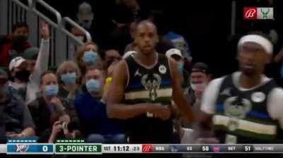 [Highlight] Khris Middleton becomes the Bucks all-time franchise leader in 3PM
