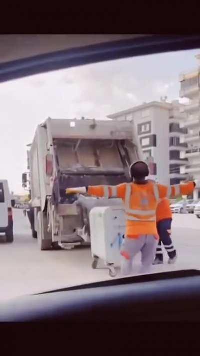 Cool dance and nice bits