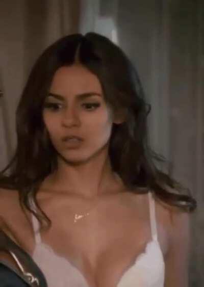 What is Victoria looking at here and what does she have to do next? 👀