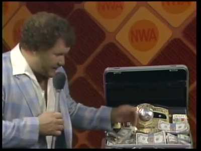 Its promos like this that make me wish I was alive to watch during this era 😂😂