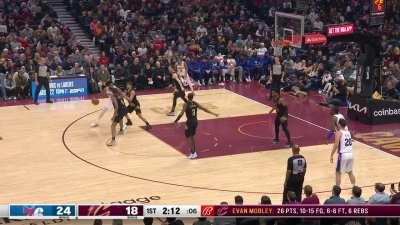 [Highlight] Embiid posts up a point guard at the 3 point line before passing off for a deep 3 from Maxey. Old heads avert your eyes.