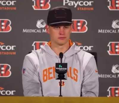 [Highlight] Random cough sends a shiver down Joe Burrow’s spine.