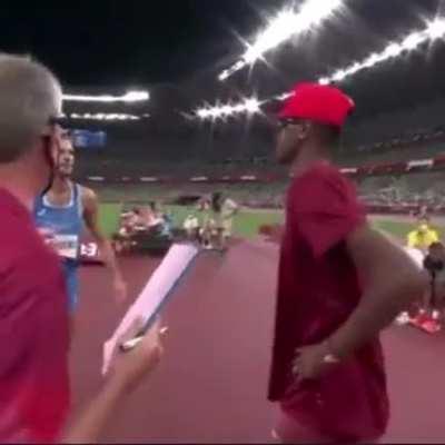 Qatari 🇶🇦 and Italian 🇮🇹 high jumpers Mutaz Barsham and Gianmarco Tamberi are approached about a high-jump tiebreaker jump-off… but agree to share Olympic gold. The true essence of sportsmanship