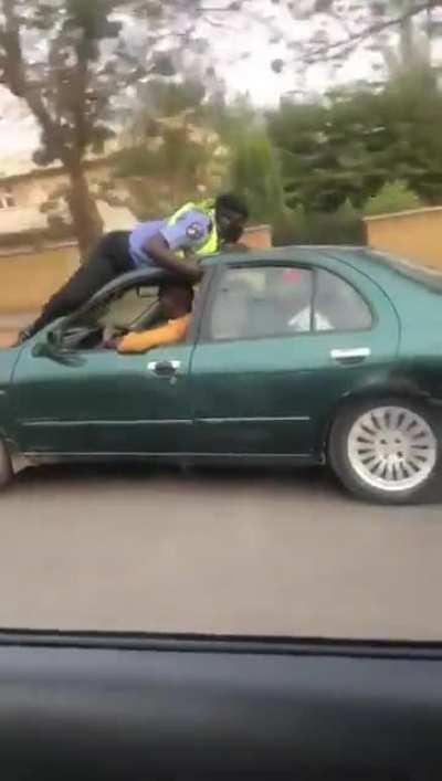 Idiot police meets Idiots in cars