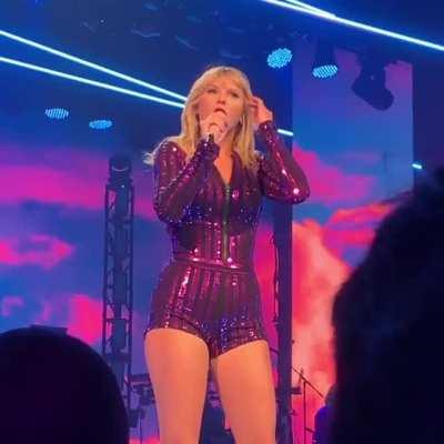 Outfit so tight on her