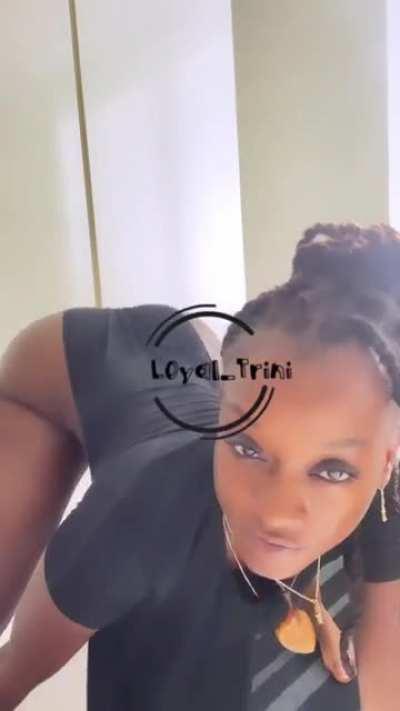 Trinity (@l0yal_trini)