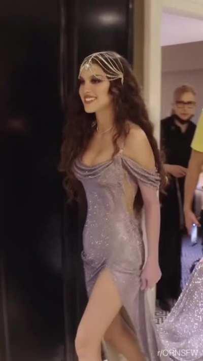 19 Year Old Olivia - The Met Gala Dress