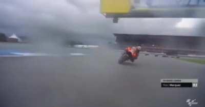 MO88 Double Overtake on MM93 and LM10