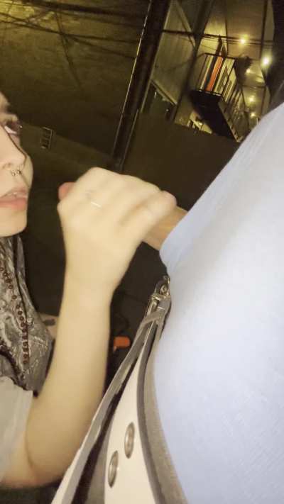 Left the club and she still needed more to drink🤤