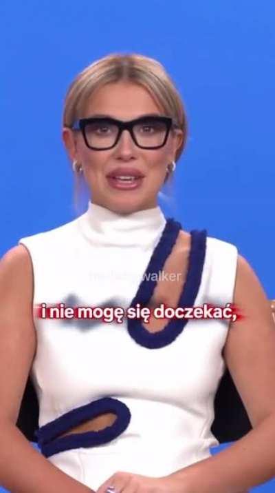 They’ve made her into a 40 y/o plastic milf 🫦