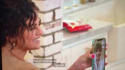 Selena FaceTiming Taylor on her cooking show