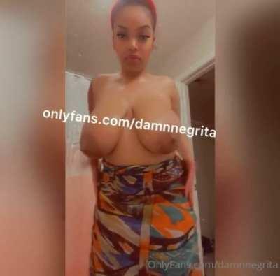 Get that premium to see all the baddest bitches 🔥