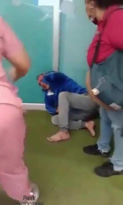 Crowd attacks man for stealing…