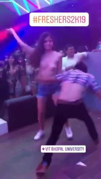 title bhopal gaya hai